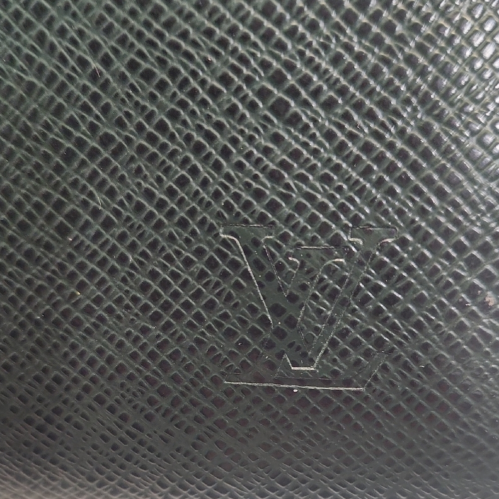 Louis Vuitton Baikal Taiga Wristlet With COA - Picture 3 of 13